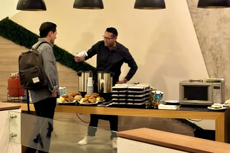 banquetes-para-eventos-sociales-y-empresariales-coffee-break-empresarial-con-servicio-de-cafe