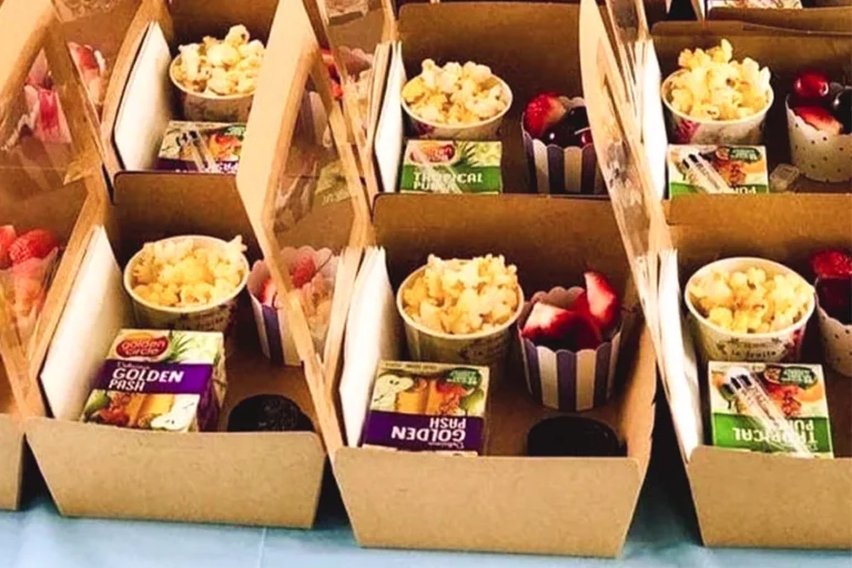 box-lunch-infantil-con-snacks-y-fruta-para-eventos-escolares