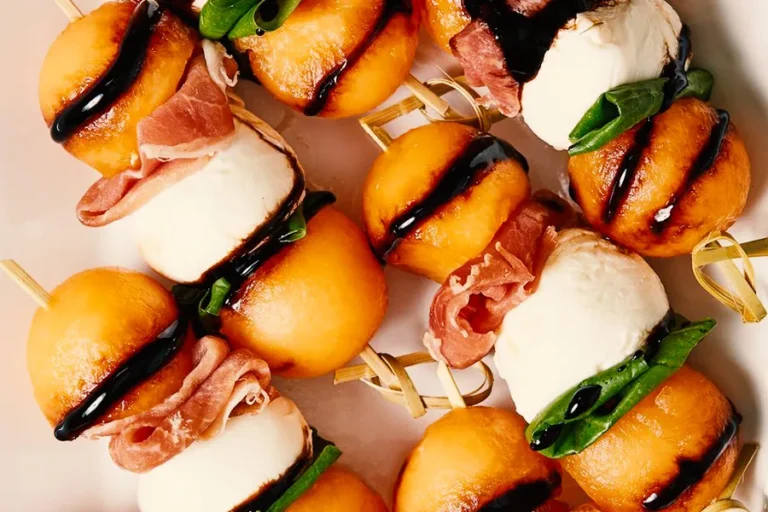 catering-para-empresas-y-eventos-sociales-catering-tematico-gourmet-brochetas-premium