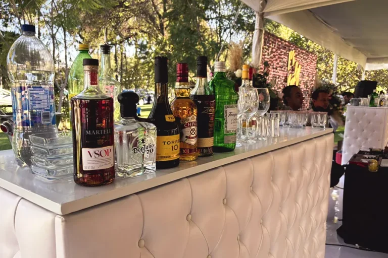 cocteleria-en-puebla-barra-de-bebidas-para-eventos
