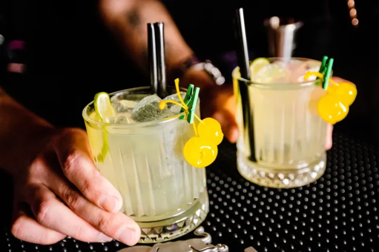 cocteleria-en-puebla-cocktail-con-limon-artesanal